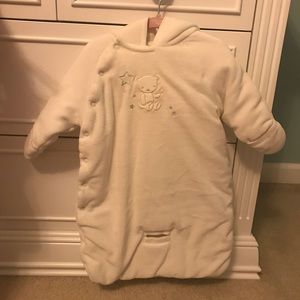 Perfect for winter ❄️. Keep your little one warm